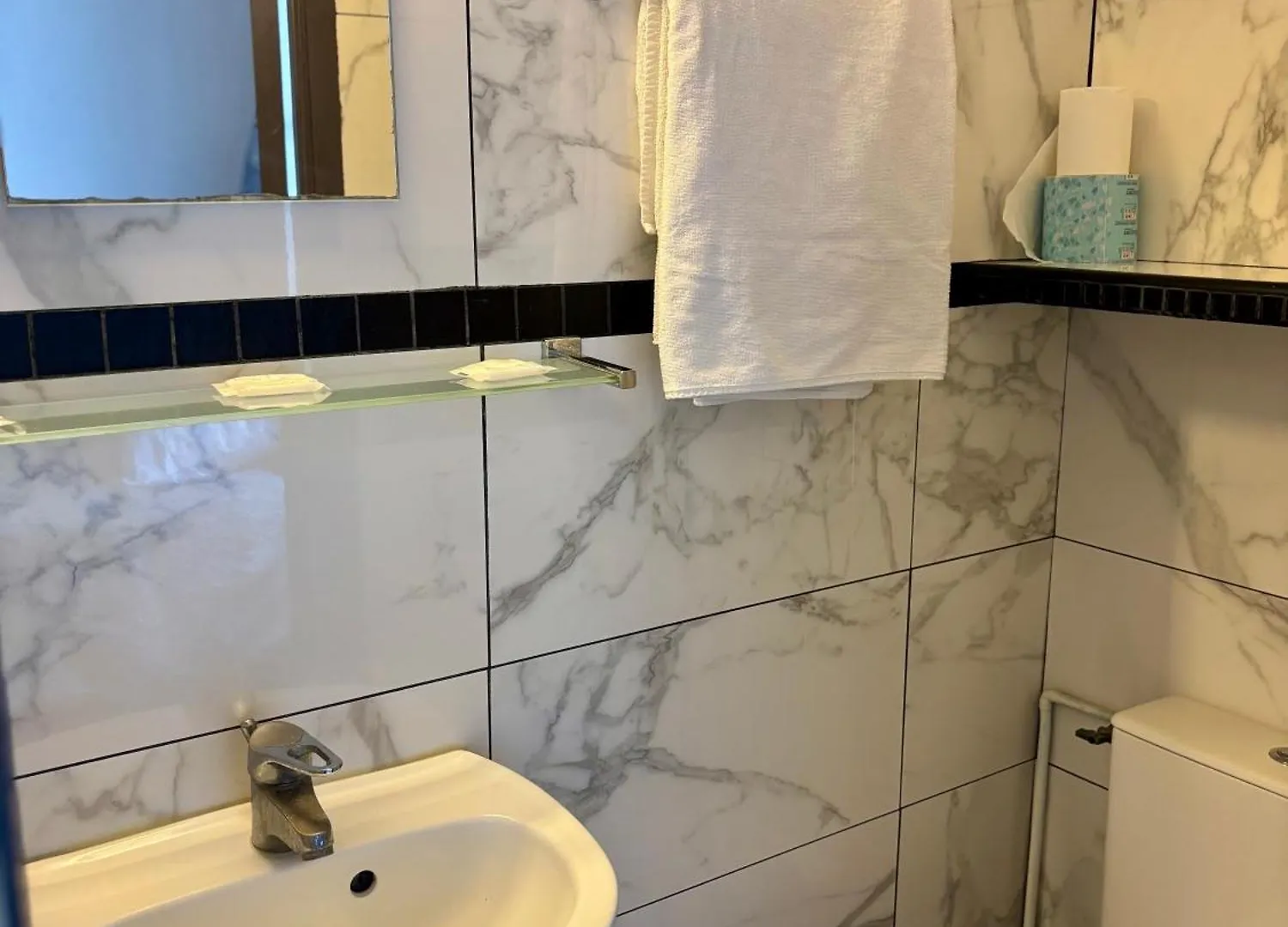 Hotel Des Fontaines Paris 2*,