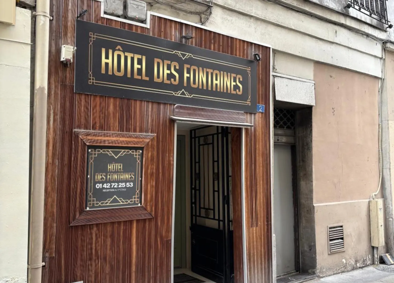 Hotel Des Fontaines Paris France