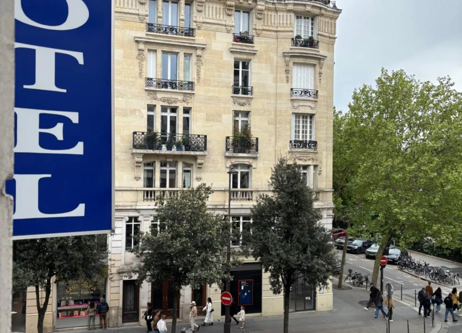Hotel Des Fontaines Paris