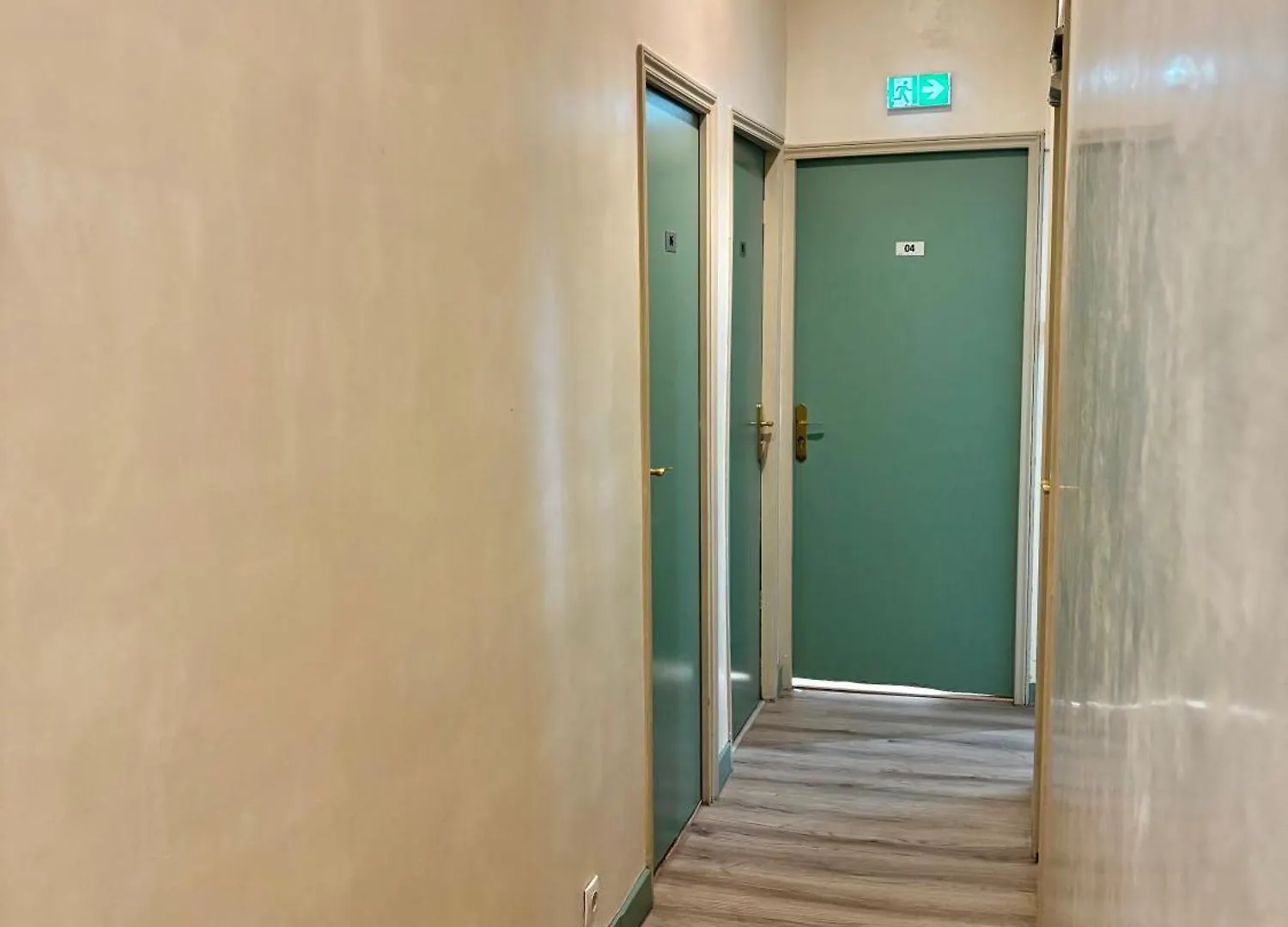 Hotel Des Fontaines Paris 2*,