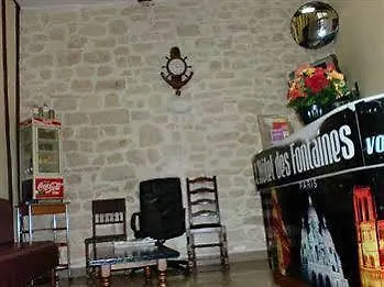 **  Hotel Des Fontaines Paris France